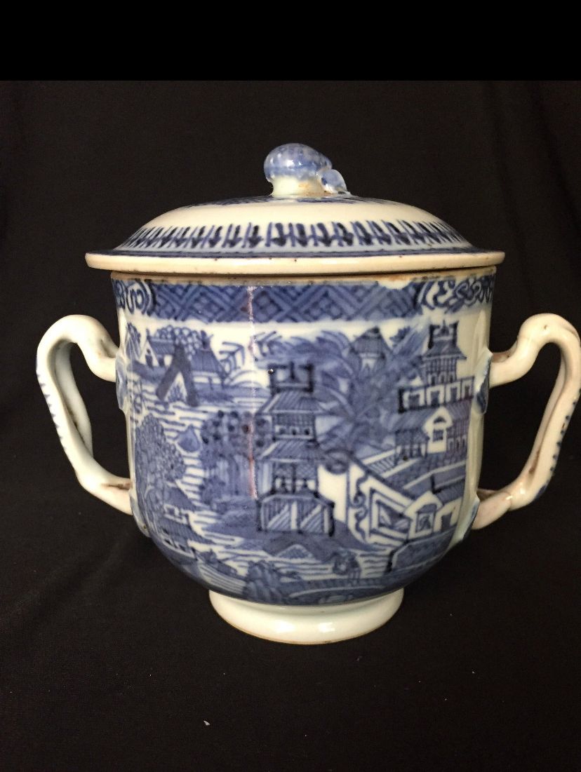 《青花山水樓閣盅》